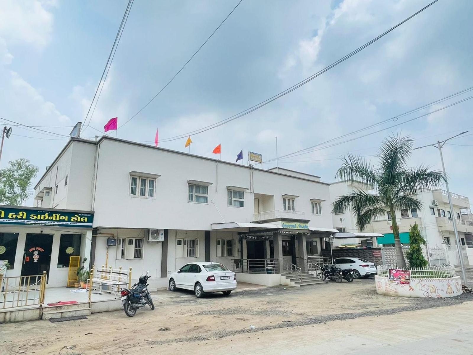 Hotel Rajdhani And Guest House Gujarat - Best Family Hotel In Halol Near Pavagadh And Halol Gidc Kültér fotó
