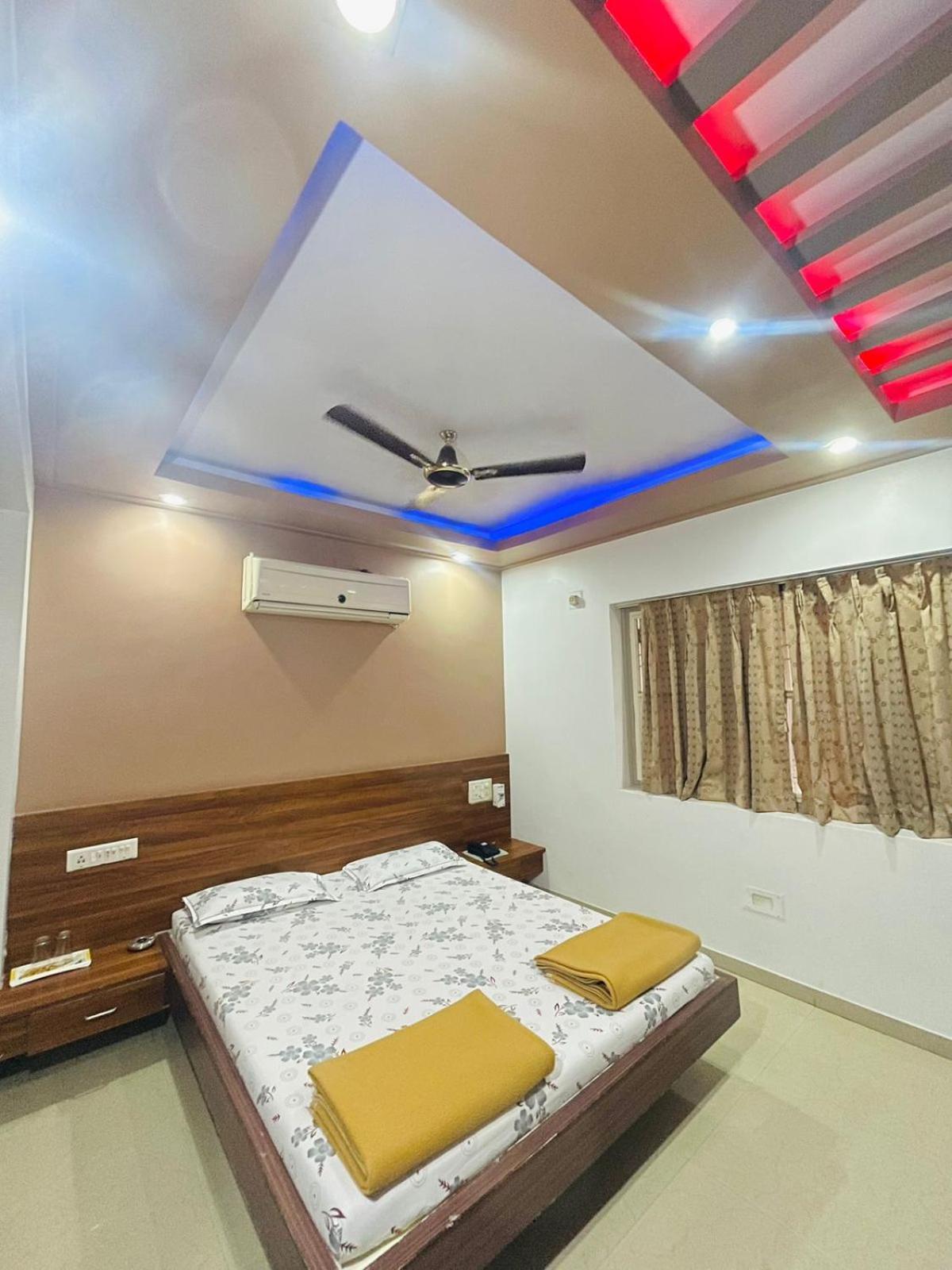 Hotel Rajdhani And Guest House Gujarat - Best Family Hotel In Halol Near Pavagadh And Halol Gidc Kültér fotó